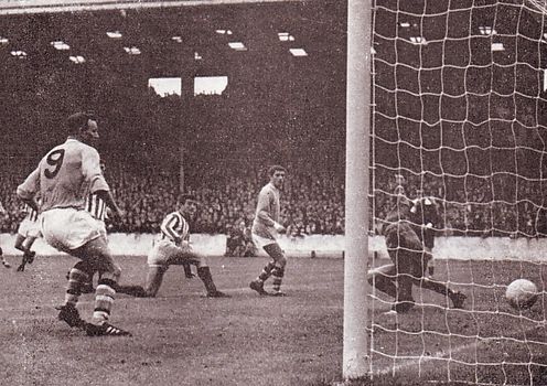 sunderland home 1966 to 67 offside goal