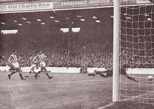 sunderland home 1966 to 67 young shot save