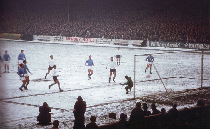 tottenham home 1967-68 greaves goal