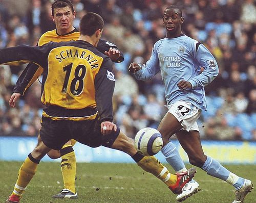 wigan home 2005 to 06 action