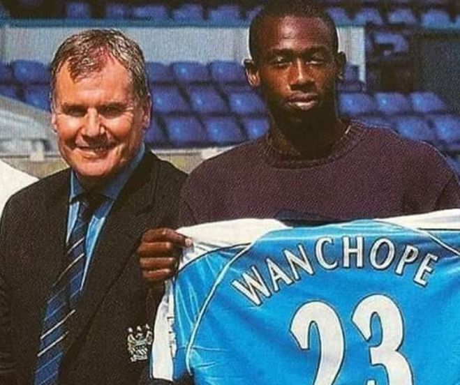 2000 to 01 wanchope signs