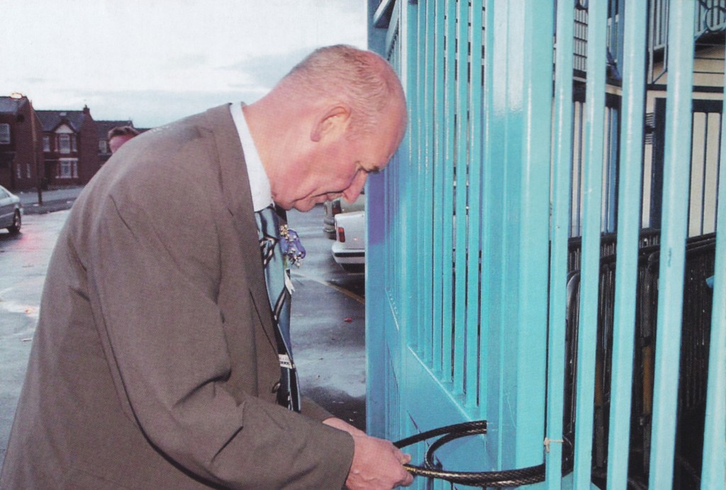 2002 to 03 bernard halford locks maine rd for the last time