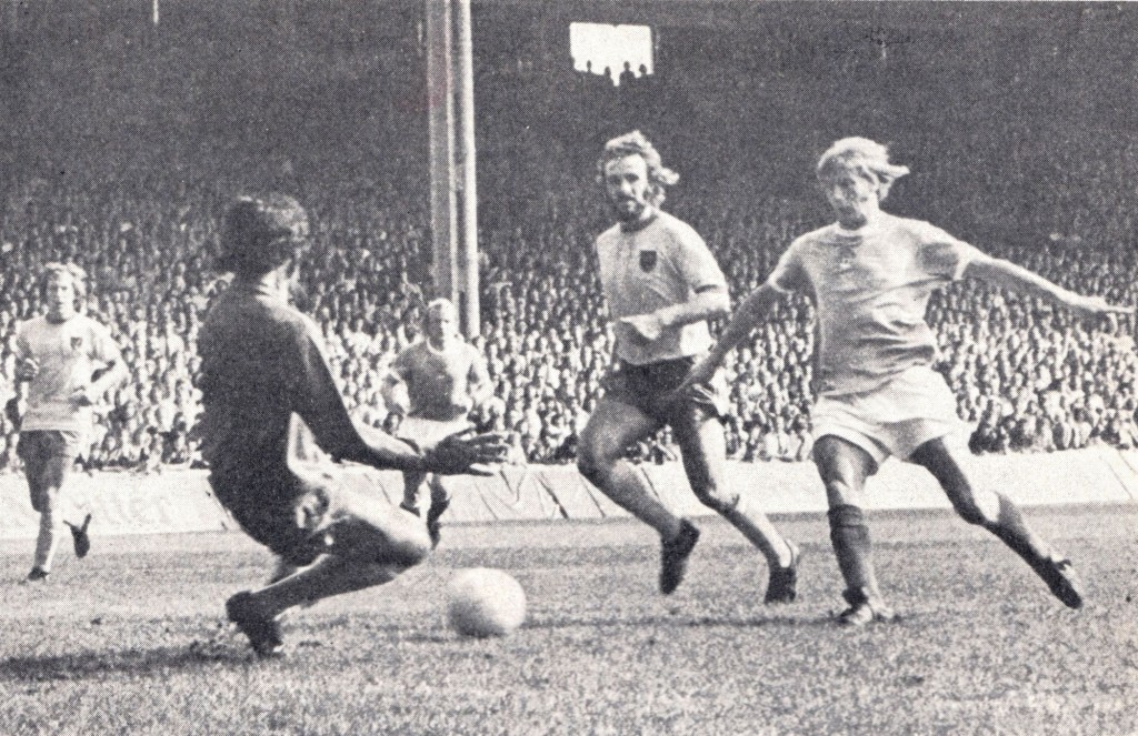Norwich home 1973 to 74 bell goal3