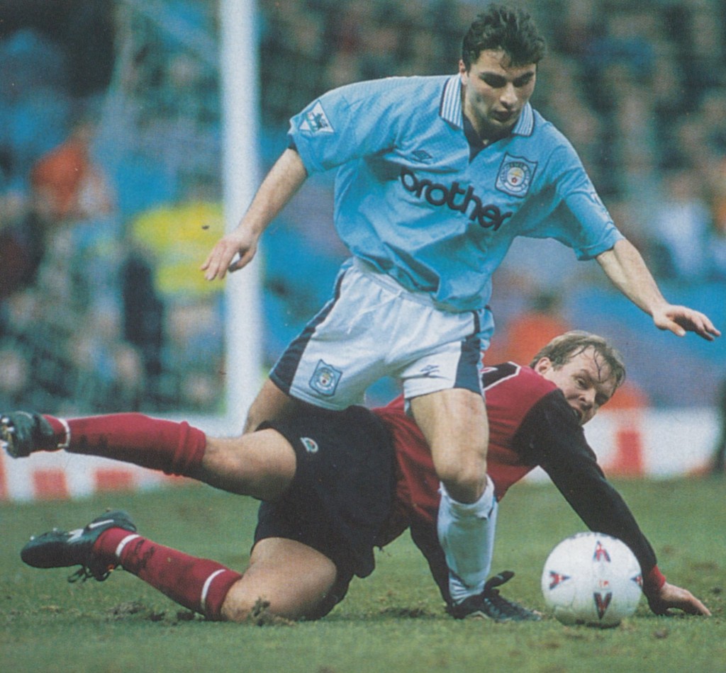 blackburn home 1995 to 96 action7