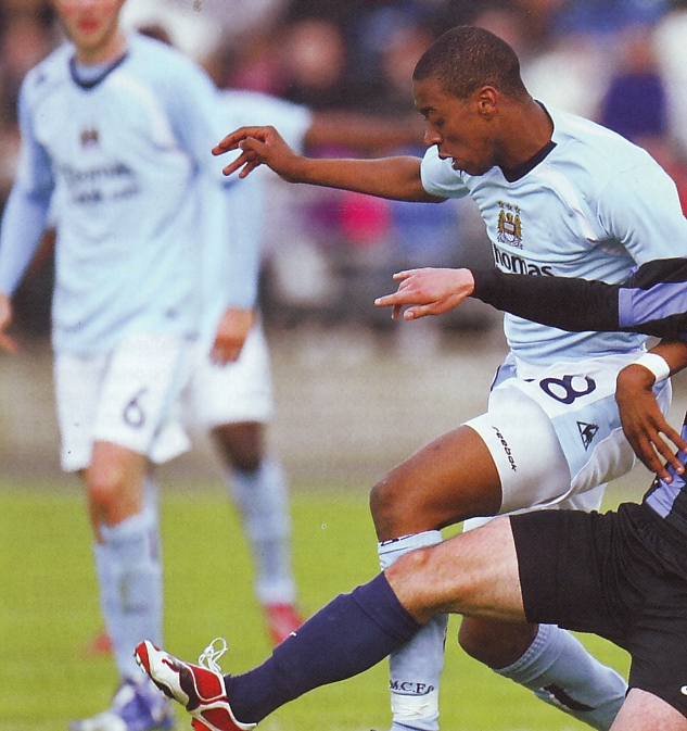 eb streymur away 2008 to 09 action6