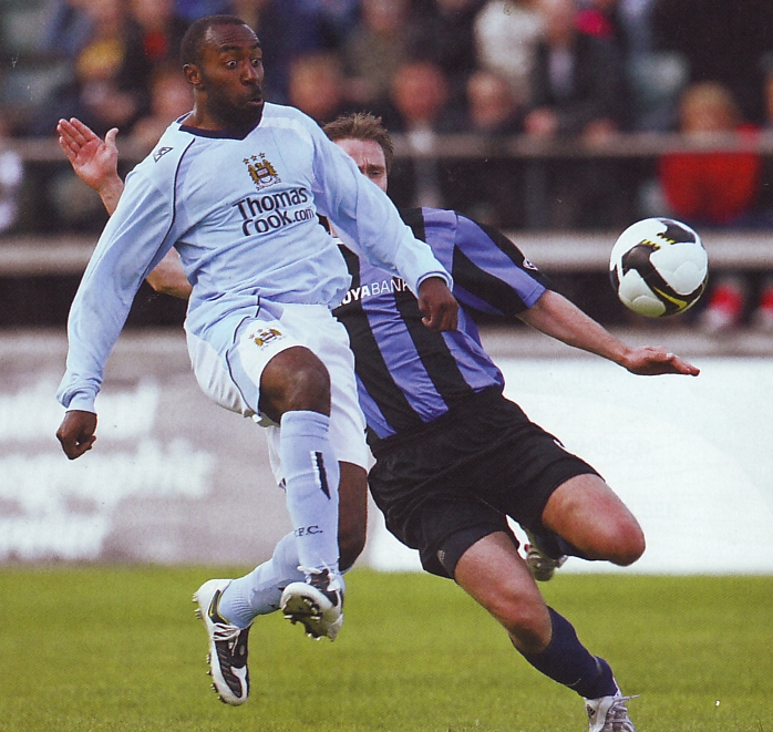 eb streymur away 2008 to 09 action7