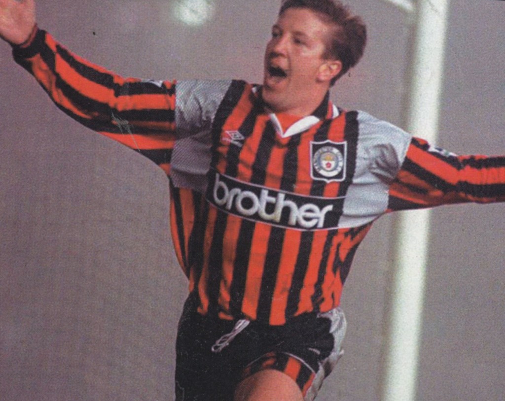 leeds away 1995 to 96 creaney goal2