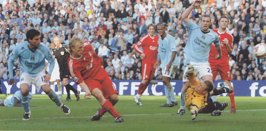 liverpool home 2008 to 09 kuyt liverpool 3rd goal