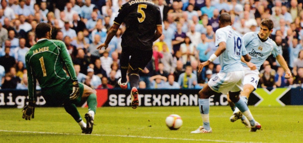 portsmouth home 2008 to 09 evans goal89