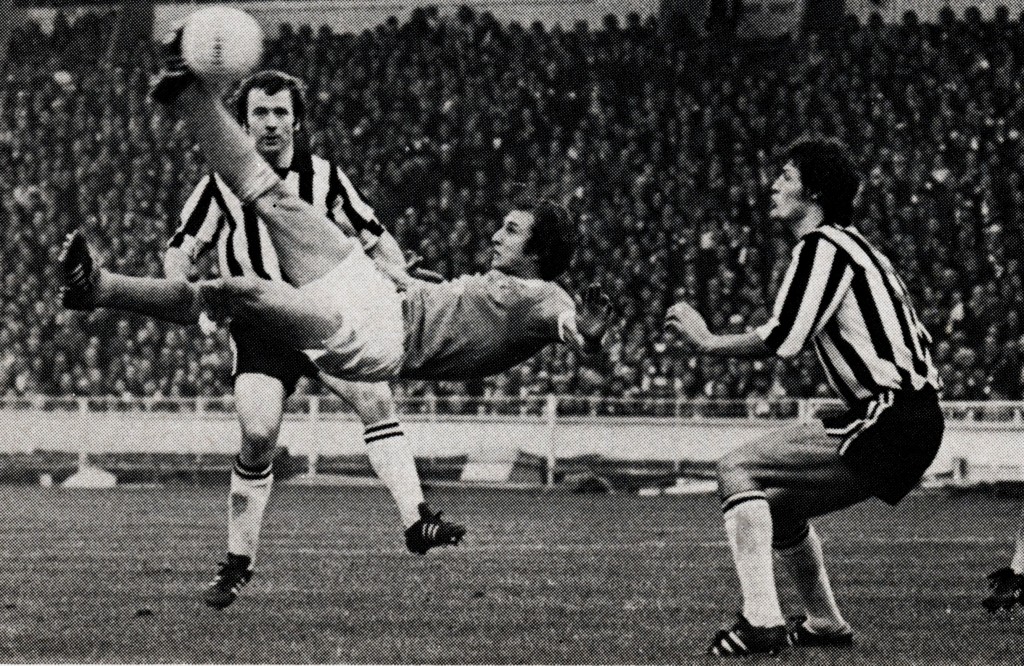 1976 league cup final tueart overhead