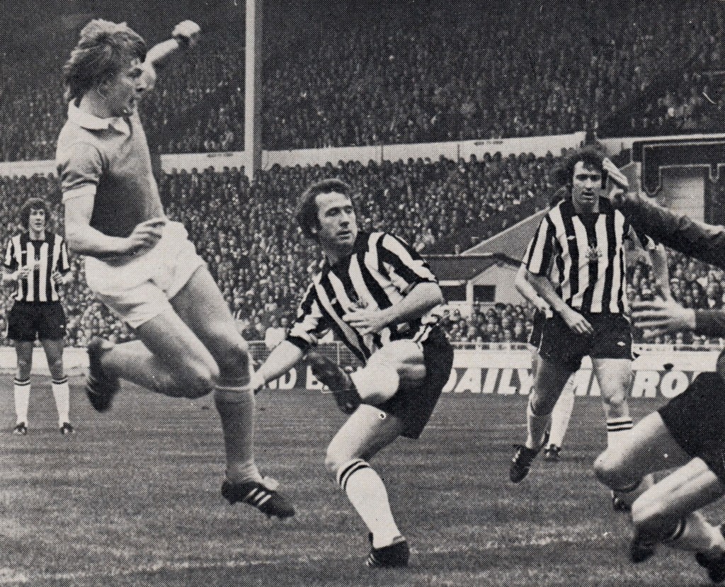 NEWCASTLE LGE CUP final 1976 barnes goal 5