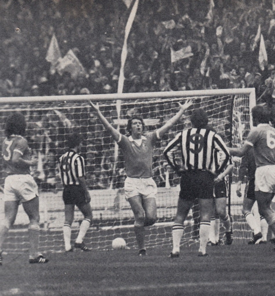 NEWCASTLE LGE CUP final 1976 barnes goal 6
