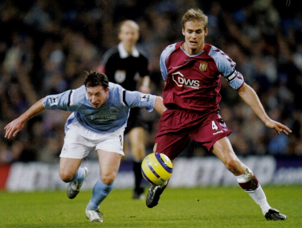 aston villa home 2004 to 05 action8