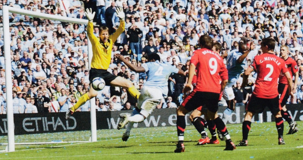 man utd home 2009 to 10 action84