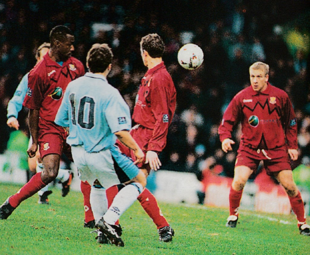 southend home 1996 to 97 action8