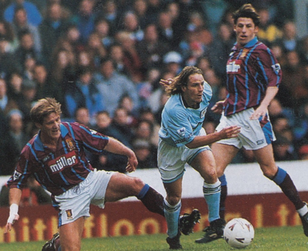 aston villa home 1994 to 95 action9