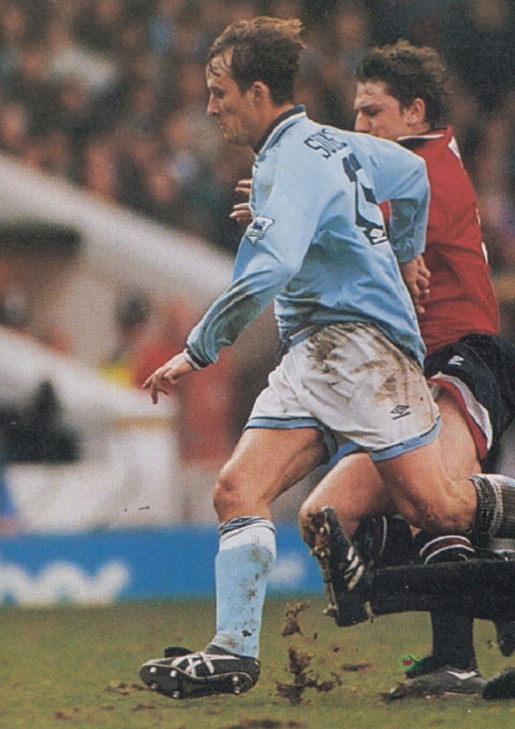 man utd home 1994 to 95 action11