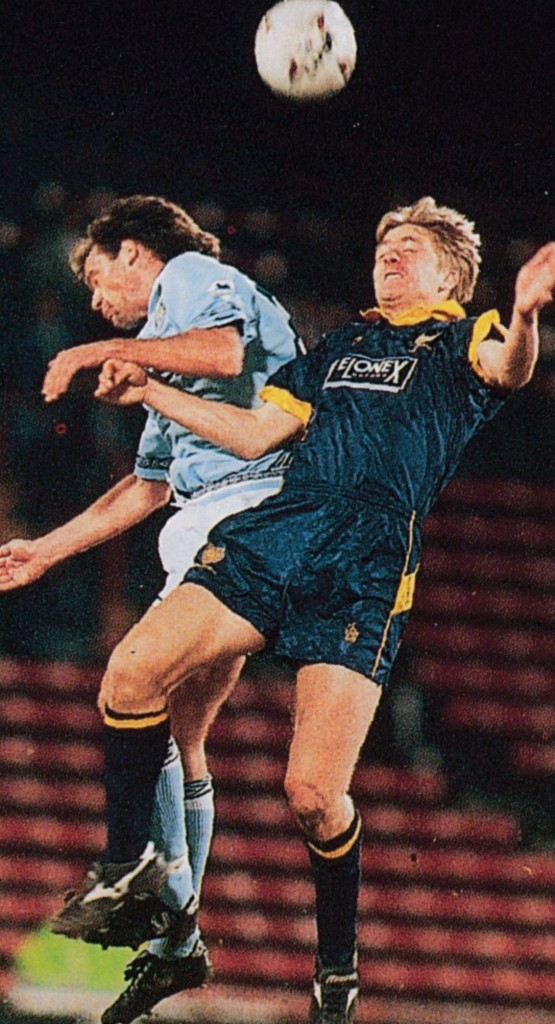 wimbledon away 1994 to 95 action1