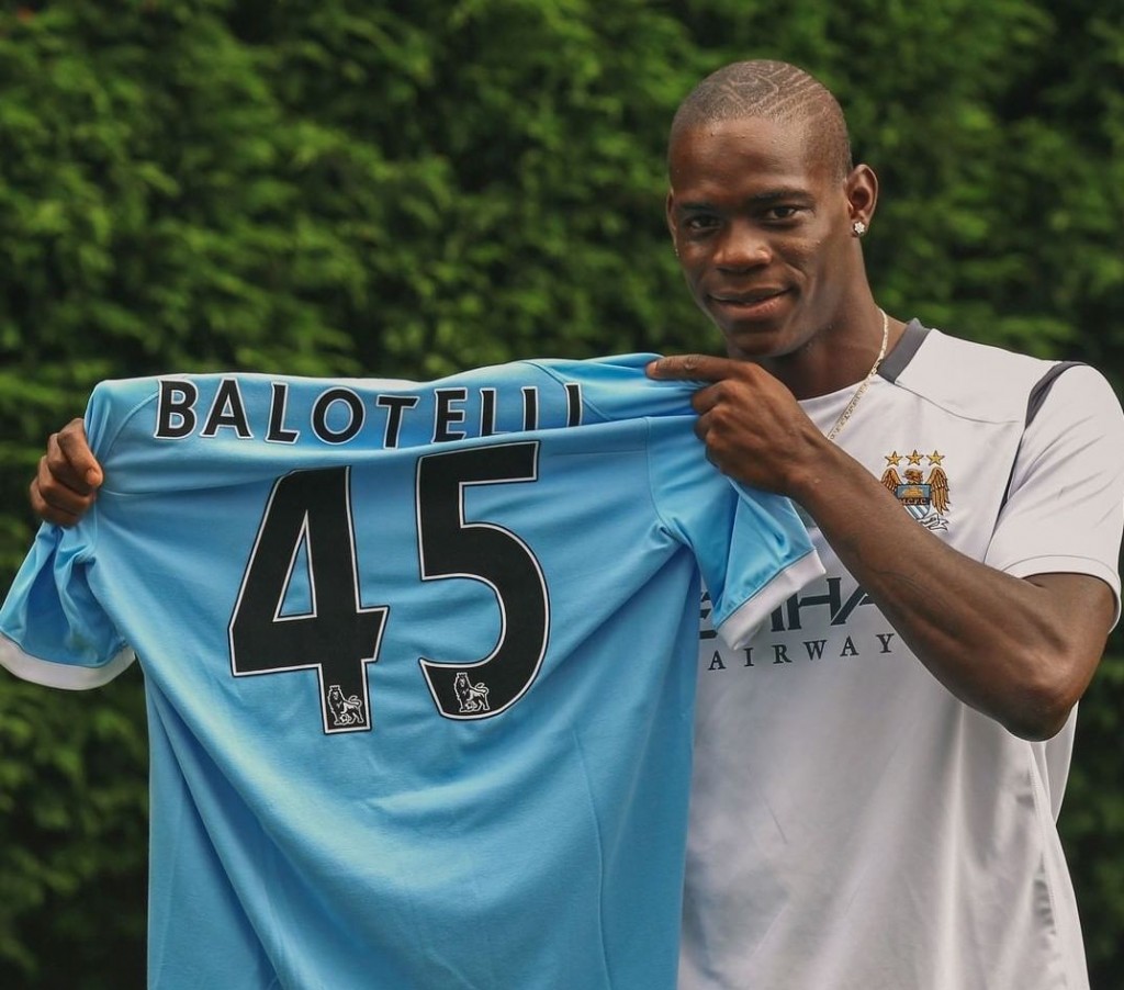 balotelli signs 2010 to 11