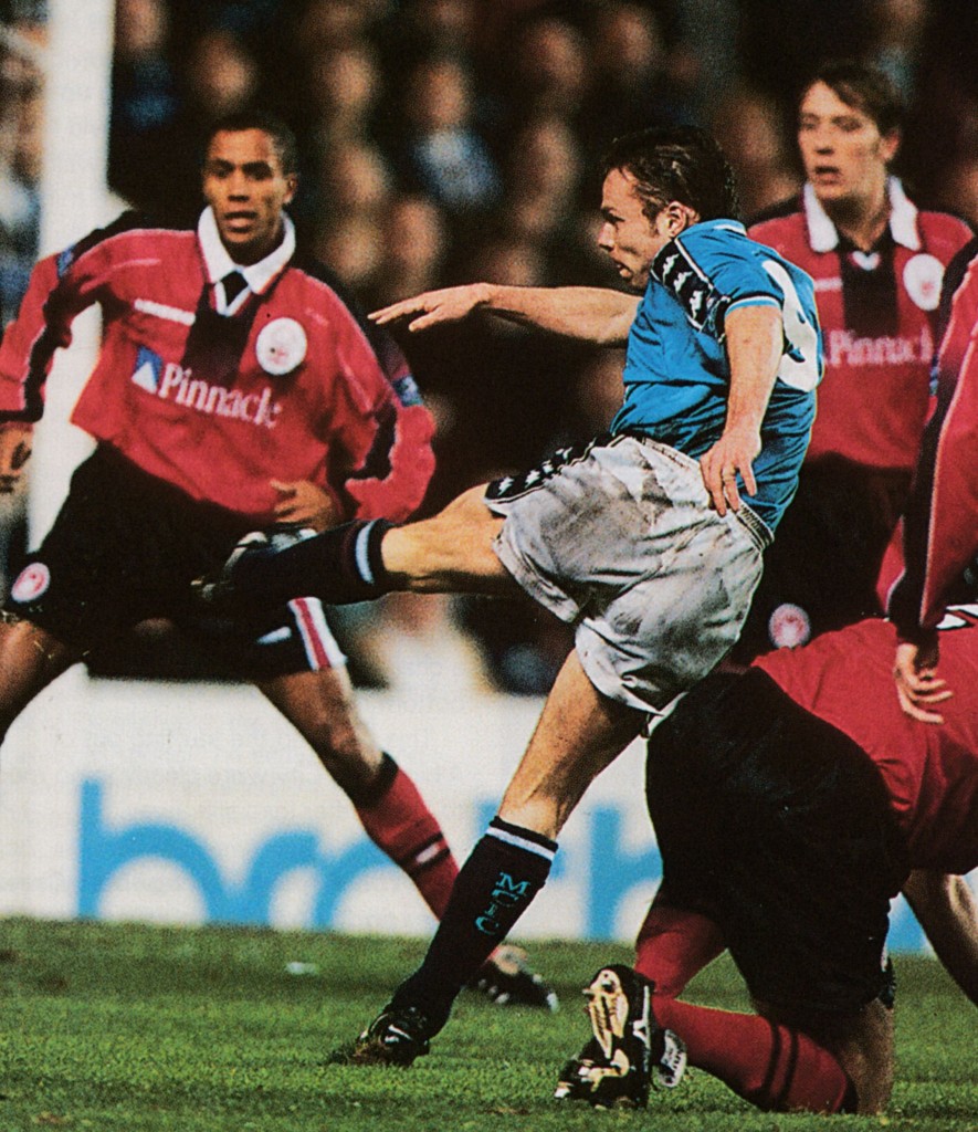 notts forest home 1997 to 98 action11