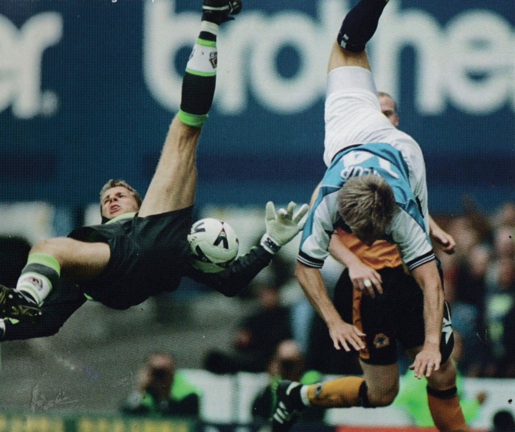 wolves home 1999 to 2000 action9