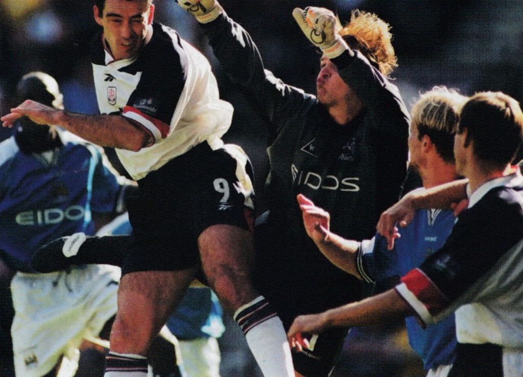 bolton away 1999 to 2000 action7