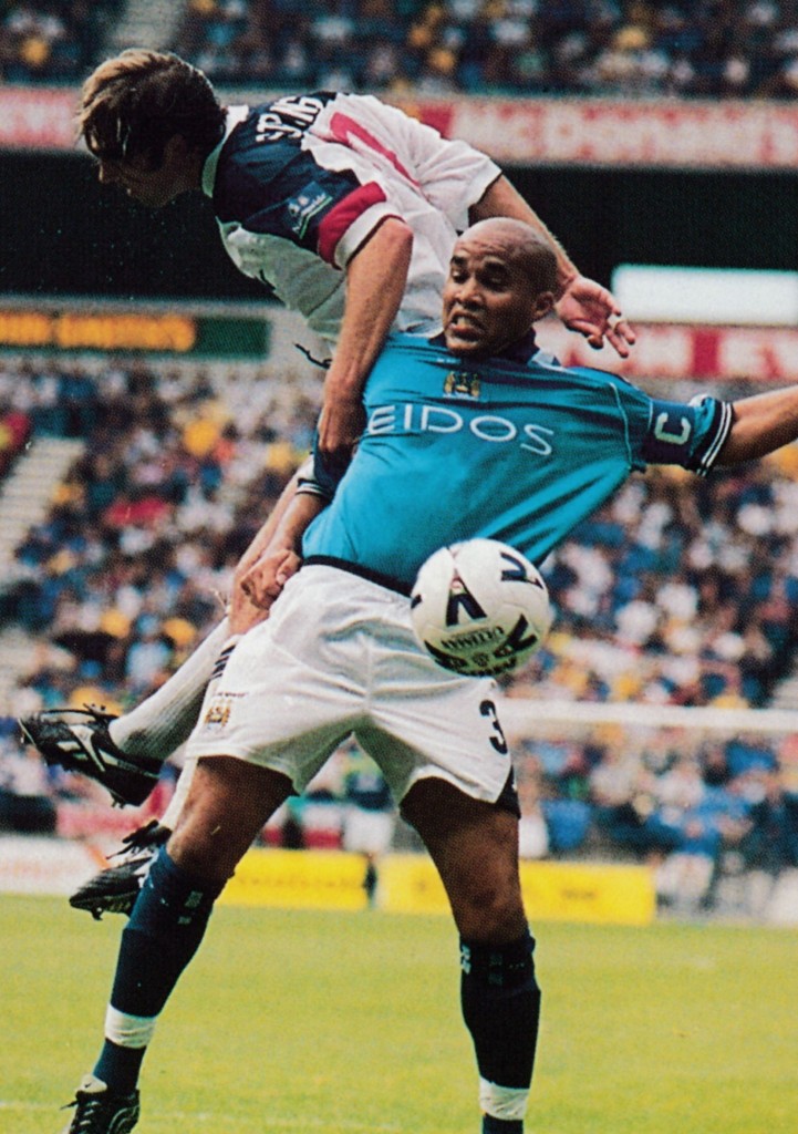 bolton away 1999 to 2000 action7