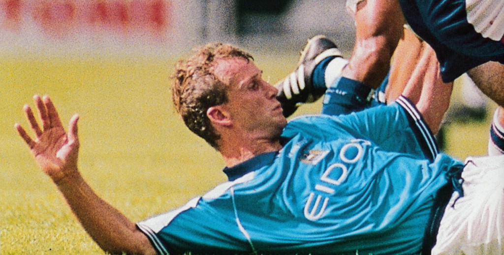 bolton away 1999 to 2000 action8