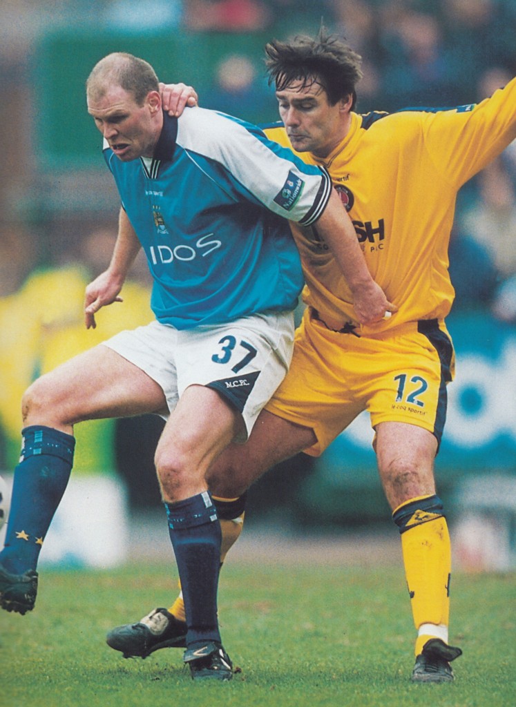 charlton home 1999 to 2000 action9