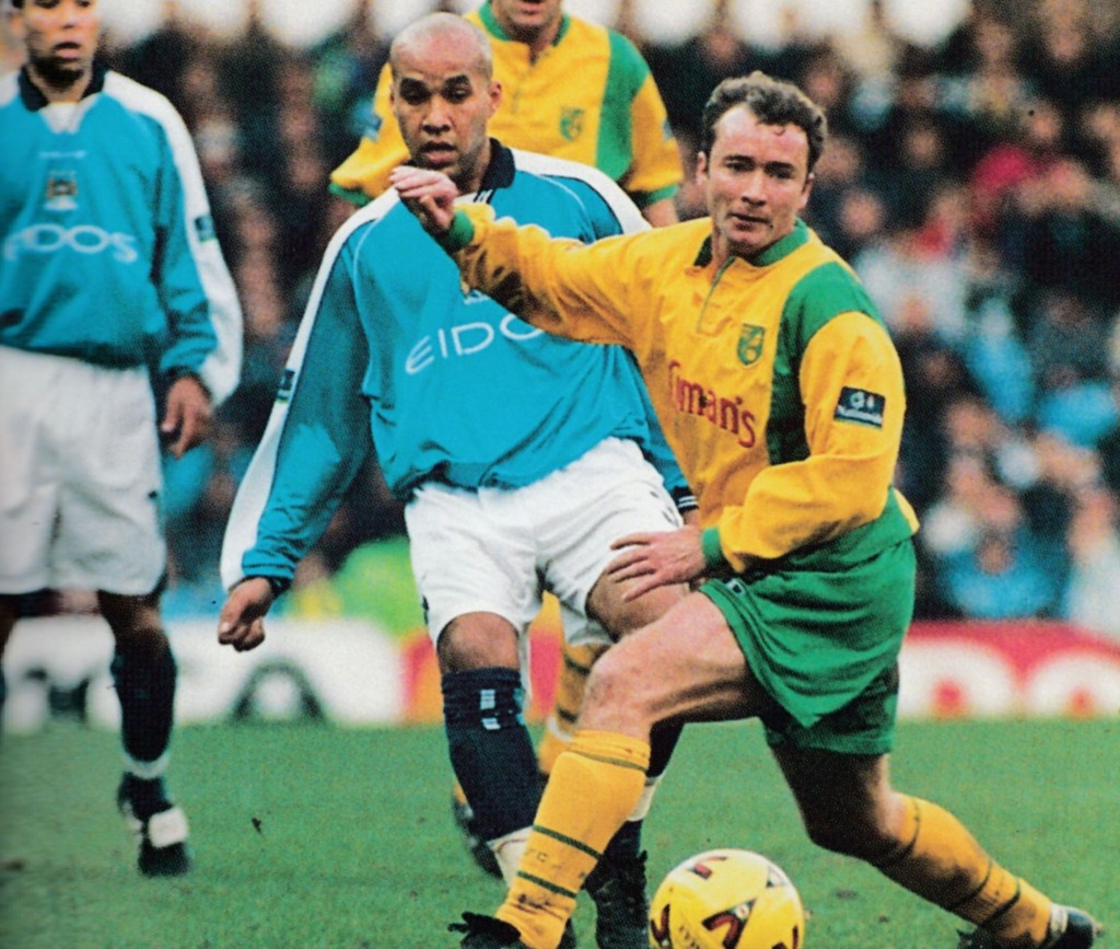 norwich home 1999 to 2000 action13