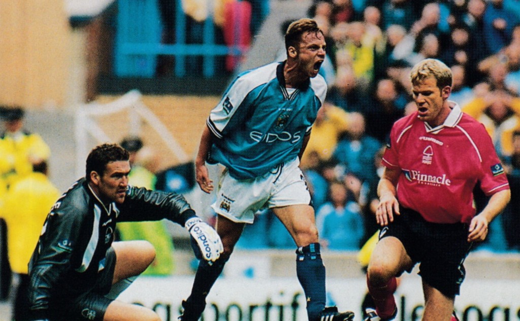 notts forest home 1999 to 2000 action10
