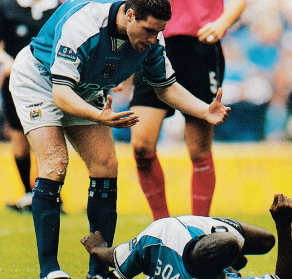 notts forest home 1999 to 2000 action11