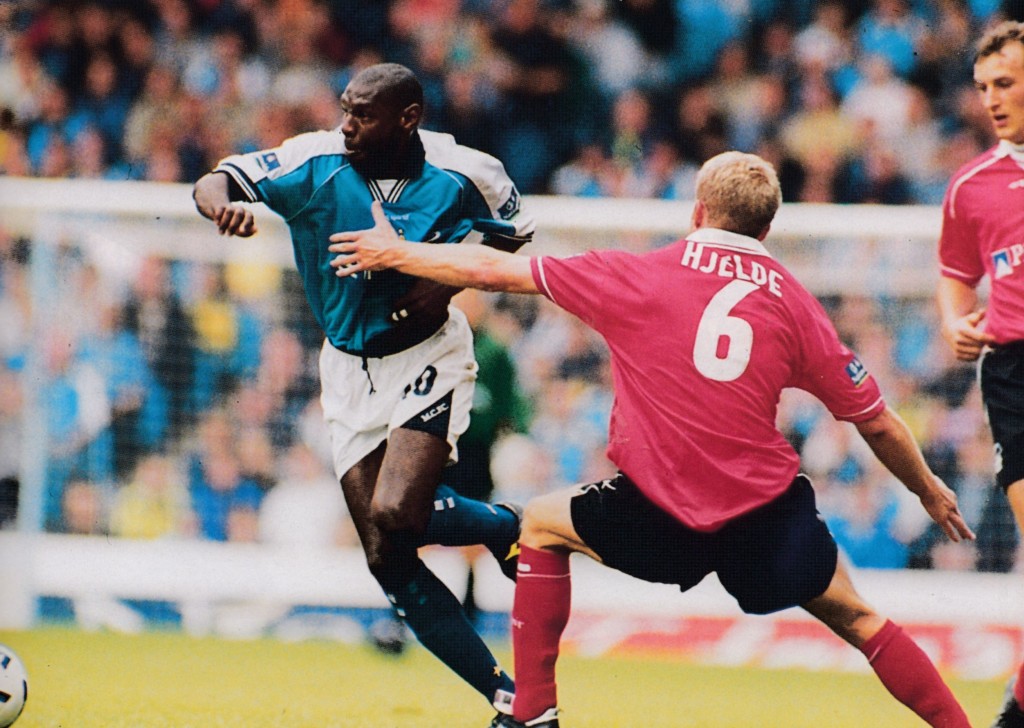 notts forest home 1999 to 2000 action15