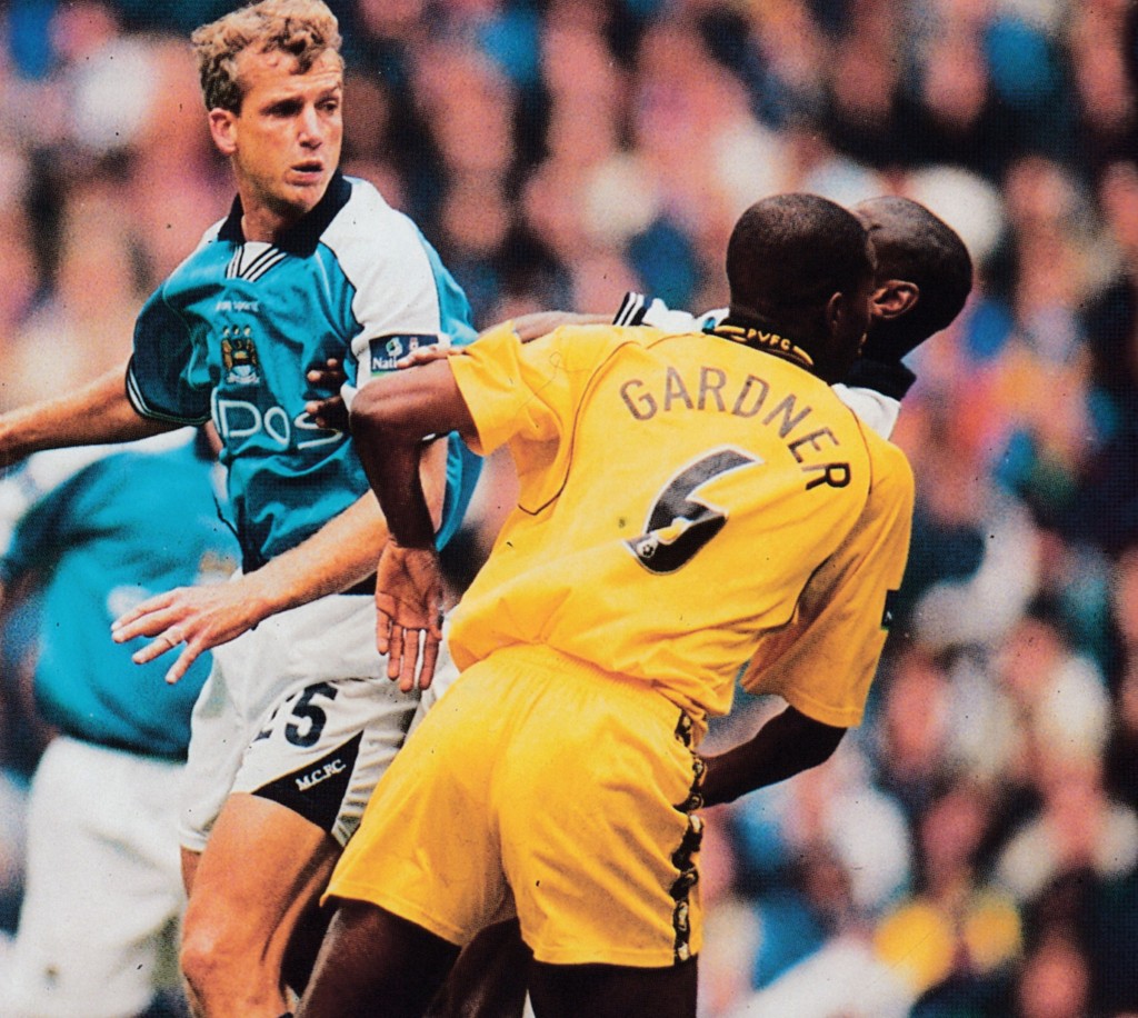 port vale home 1999 to 2000 action6