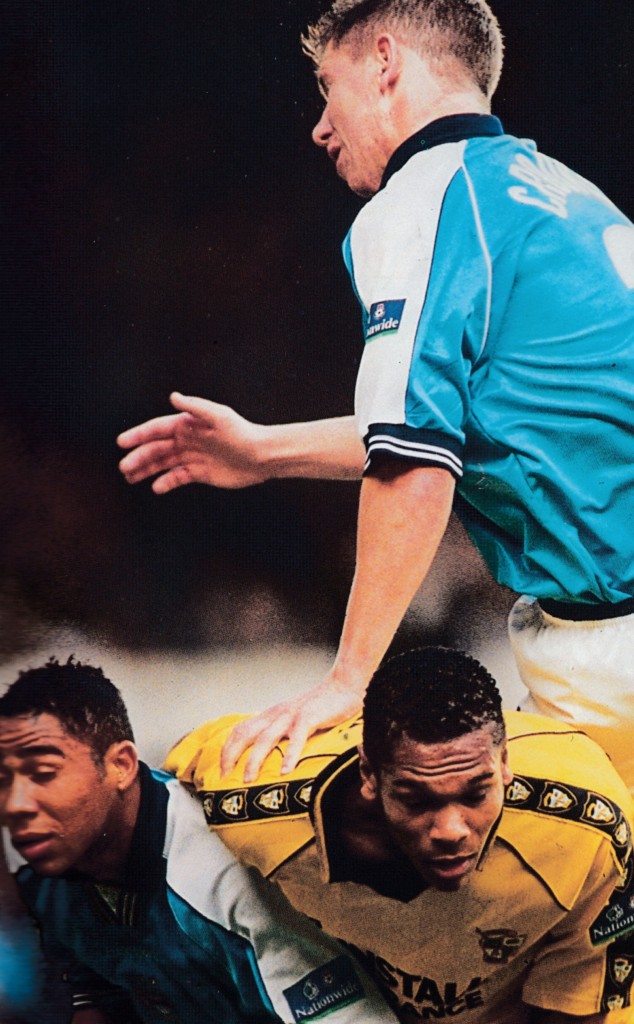 port vale home 1999 to 2000 action8