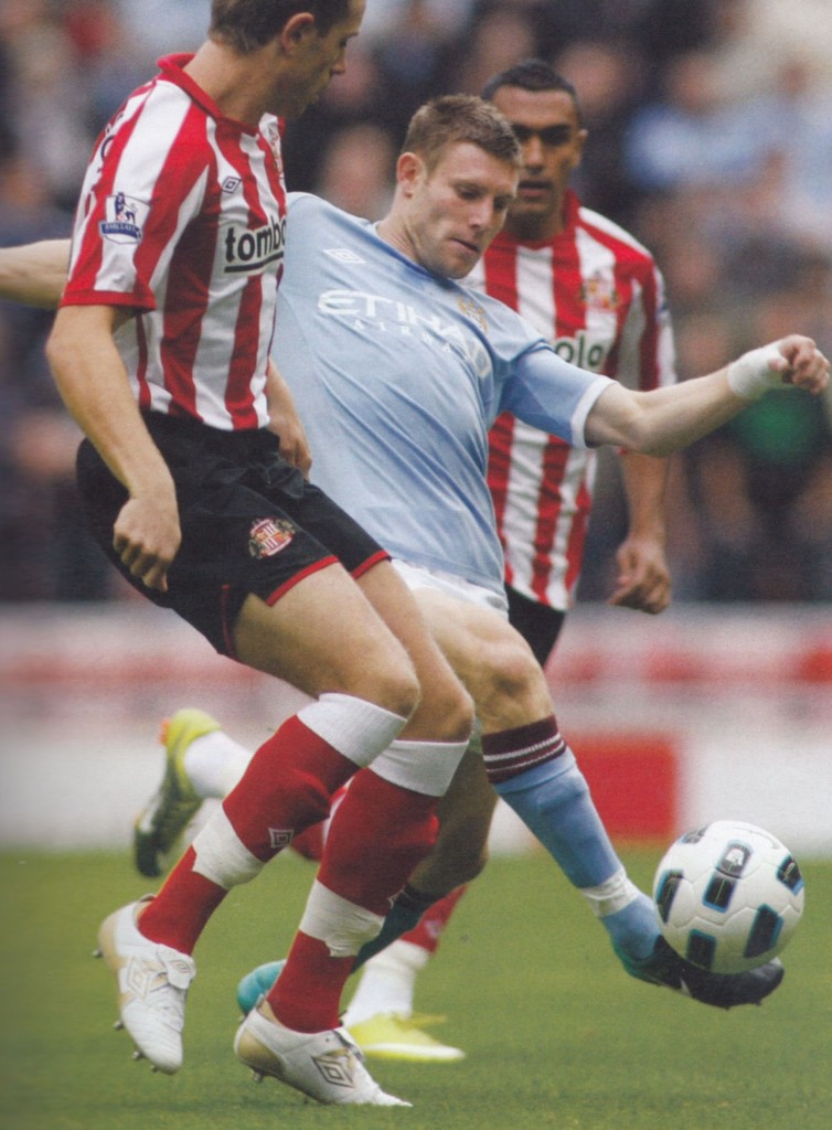 sunderland away 2010 to 11 action22
