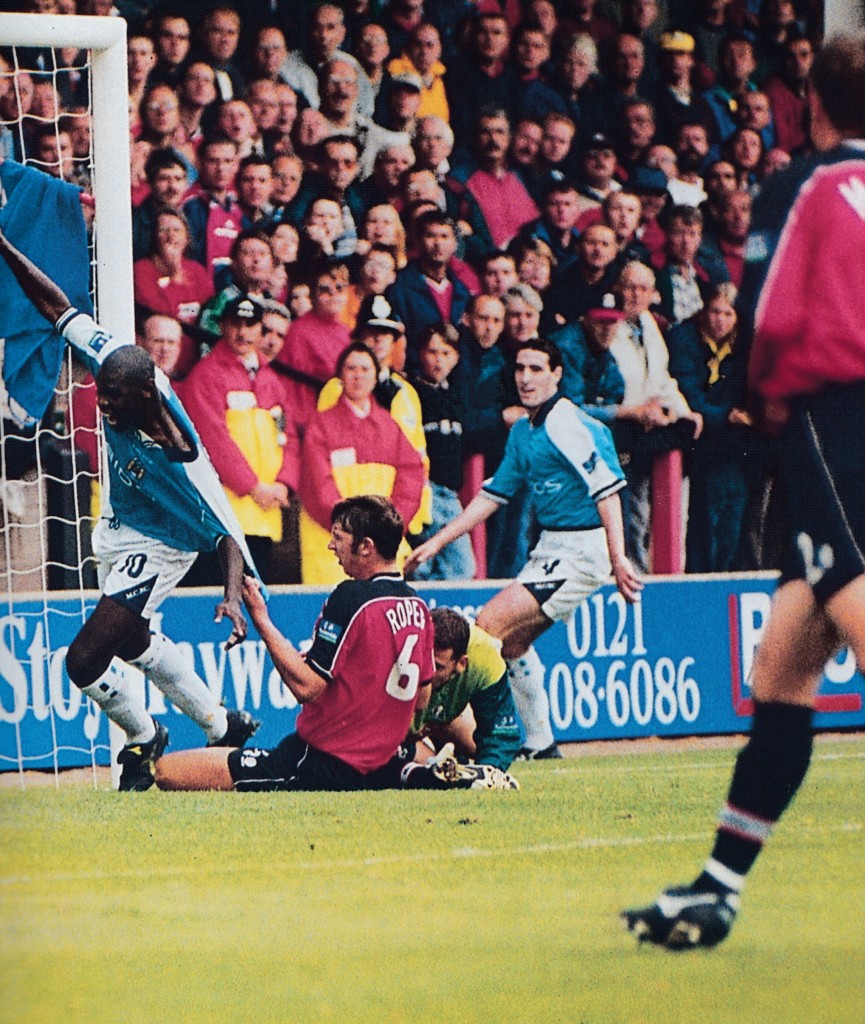 walsall away 1999 to 2000 goater goal3