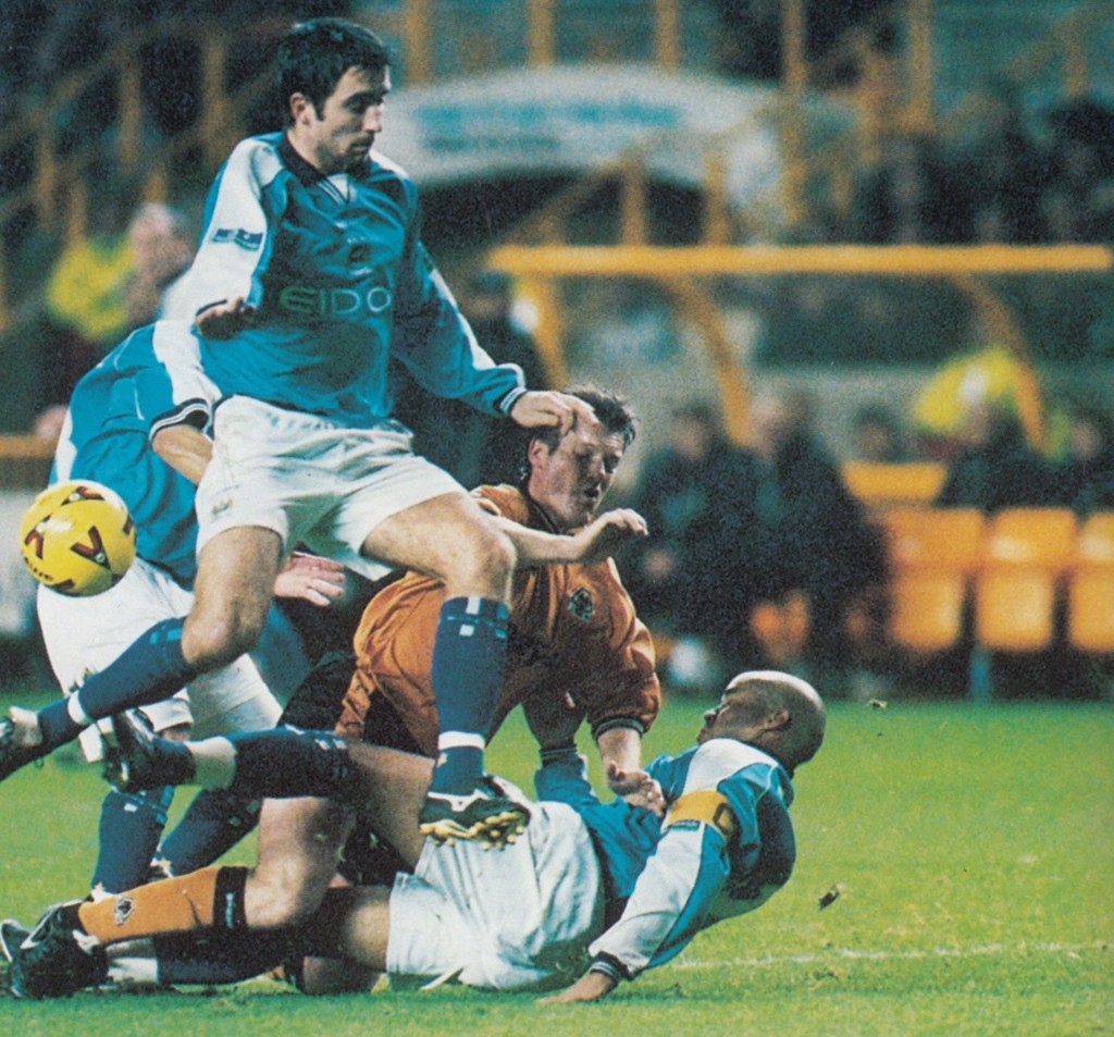 wolves away 1999 to 2000 action 10