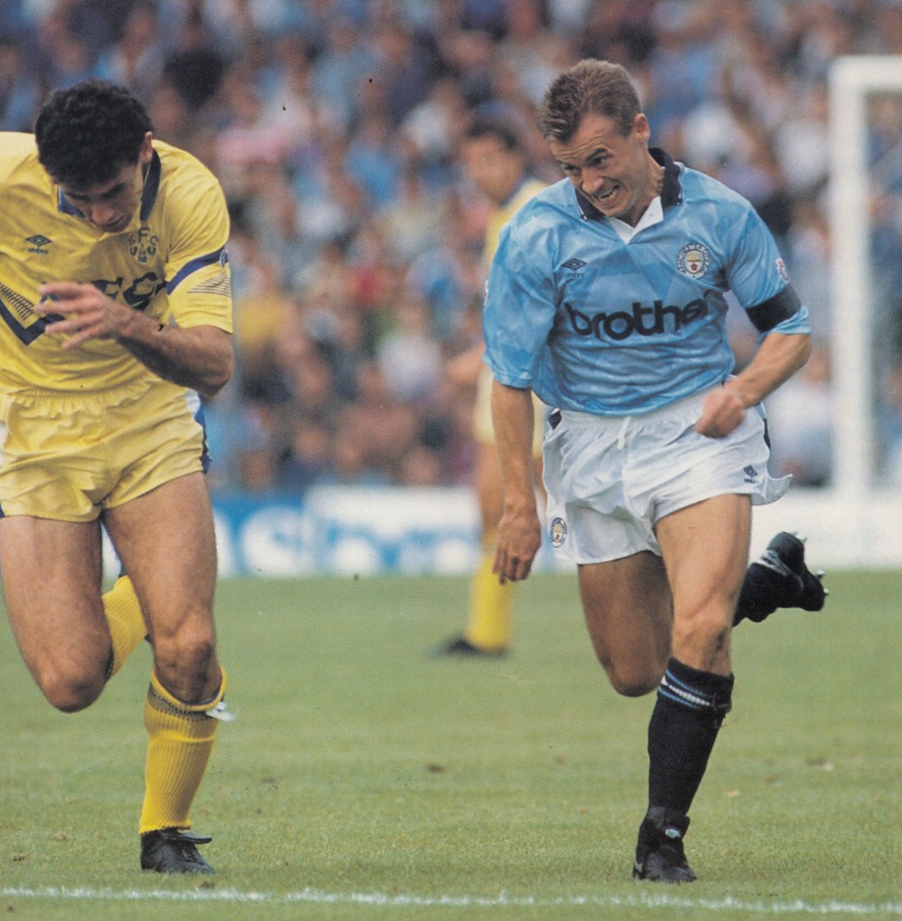 everton home 1990 to 91 action7