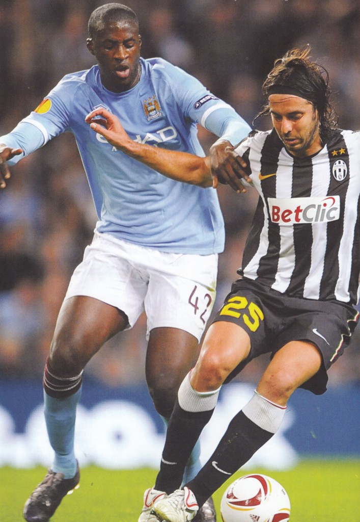 juventus home 2010 to 11 action0054