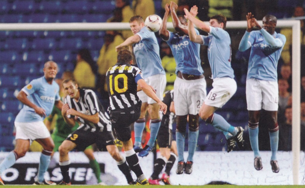 juventus home 2010 to 11 action097