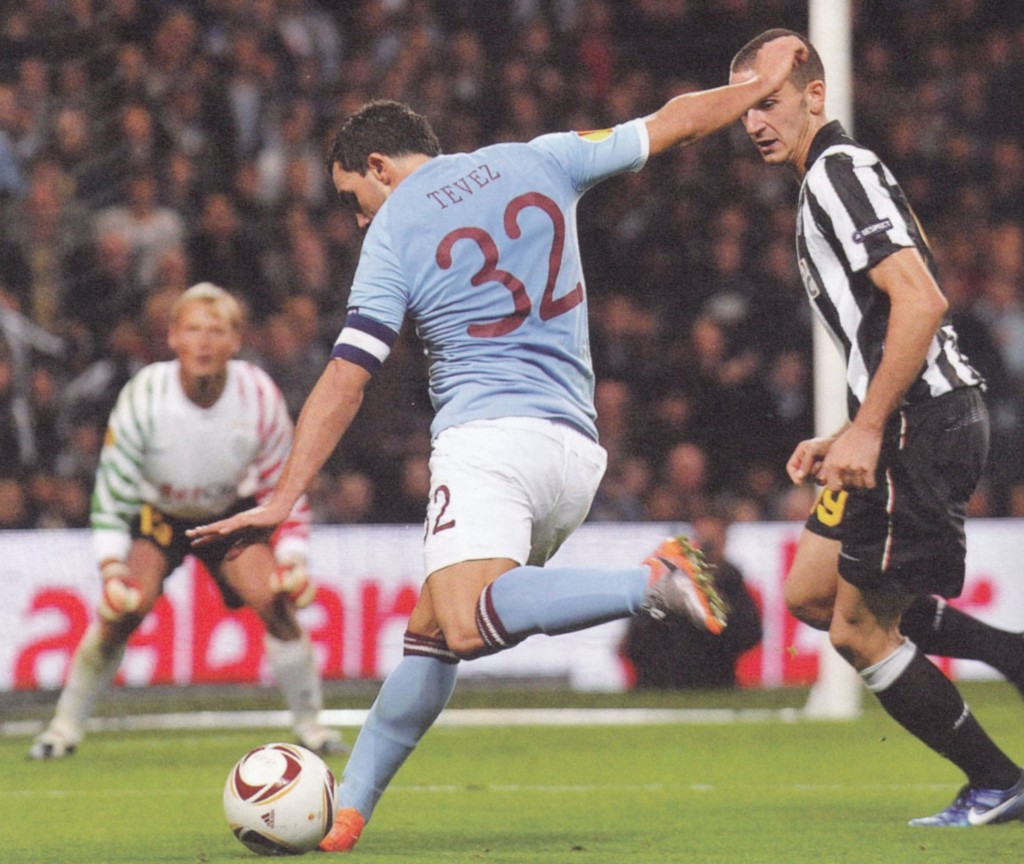 juventus home 2010 to 11 action771