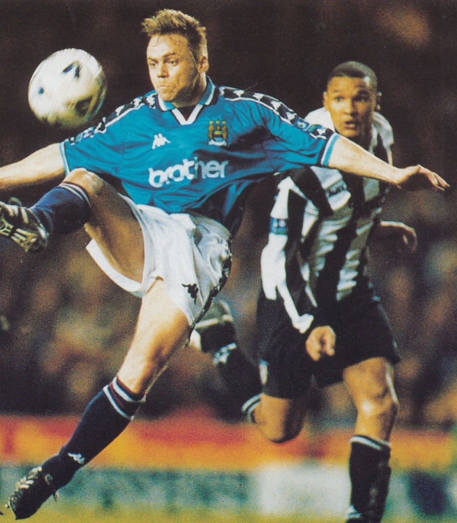notts county home 1998 to 99 action10
