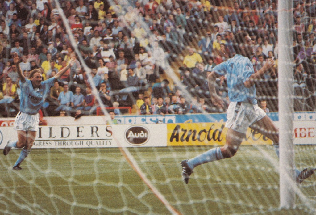 sheff utd away 1990 to 91 white goal4