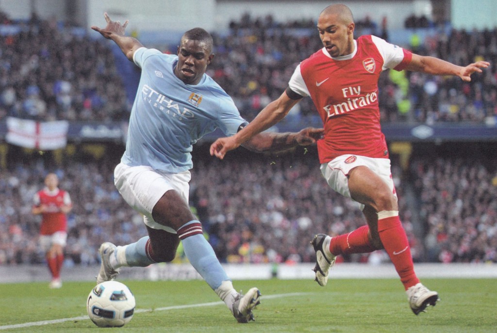 arsenal home 2010 to 11 action76