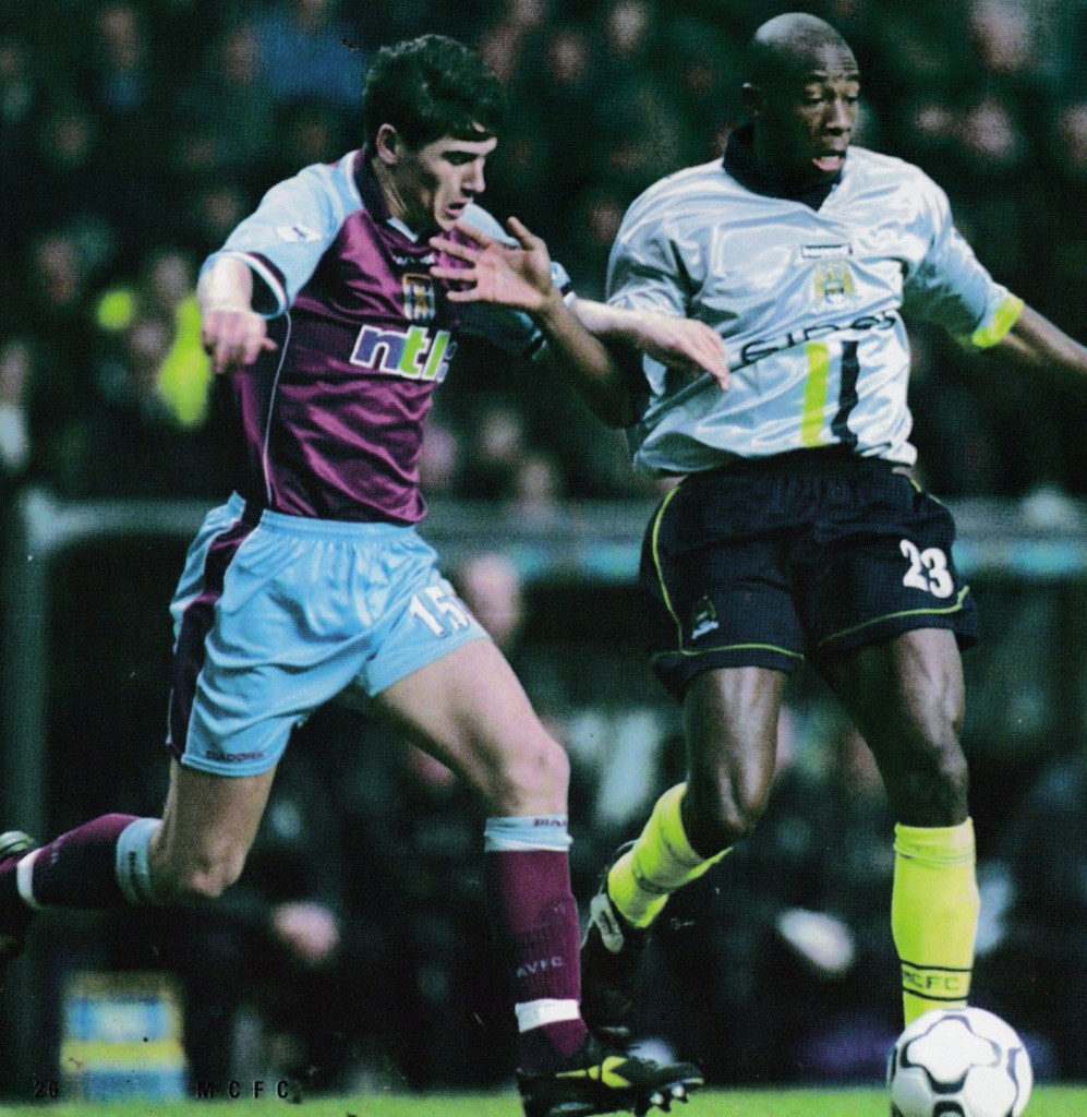 aston villa away 2000 to 01 action10