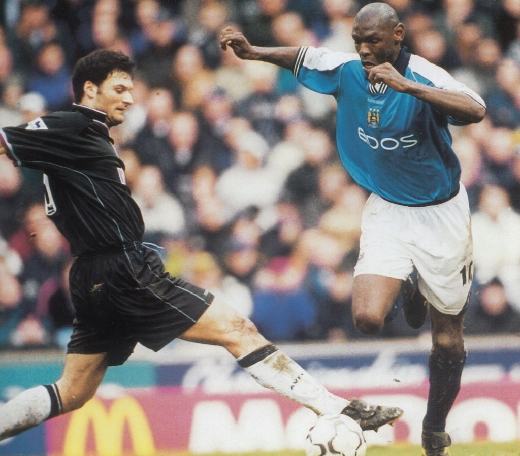 aston villa away 2000 to 01 action8