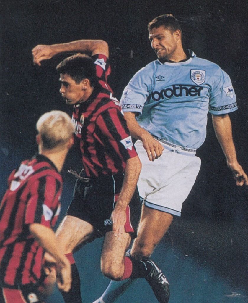 blackburn home 1993 to 94 action5