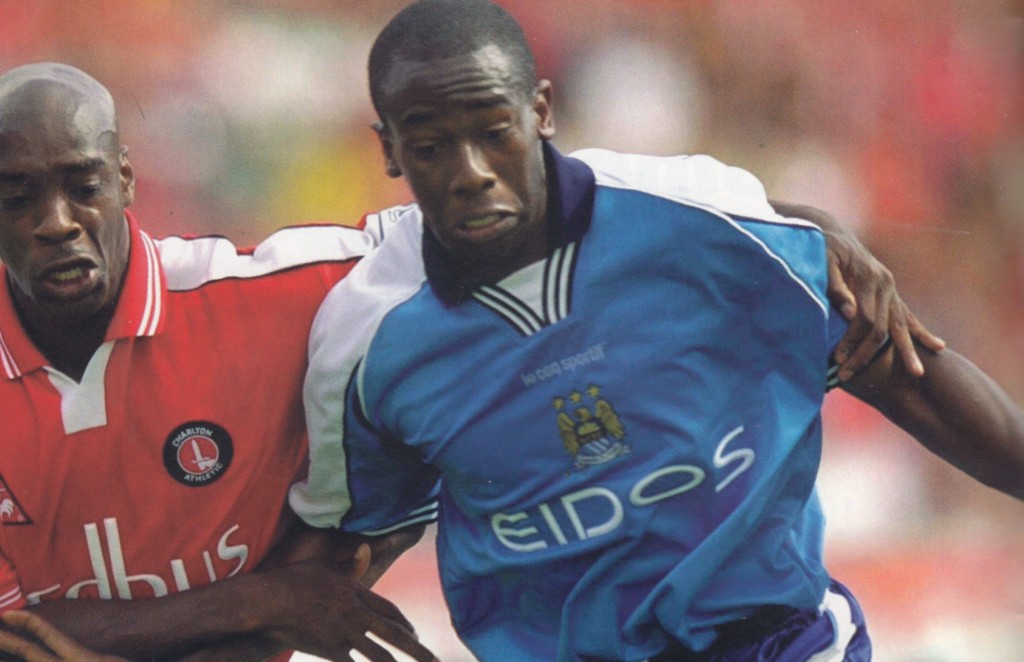 charlton away 2000 to 2001 action5