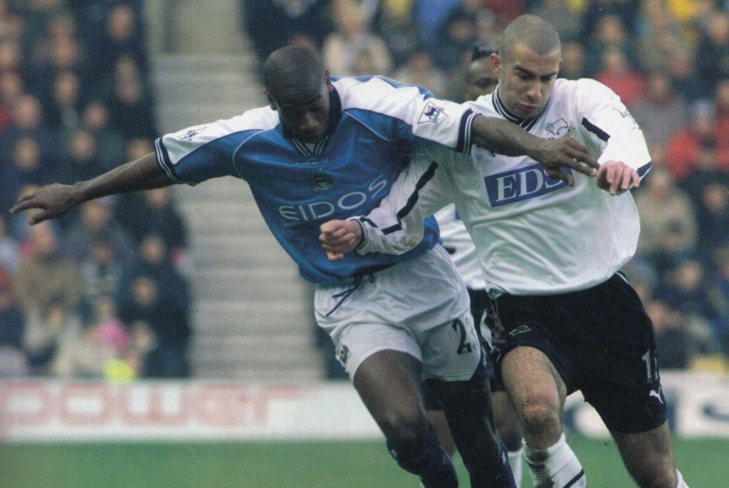 derby away 2000 to 01 action7